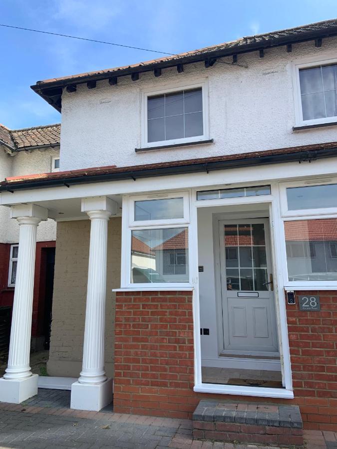 Beautiful Self Contained Studio Apartment London Exterior photo